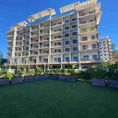 Rosarich Homestay - Bristle Ridge Residences Hotel Exterior