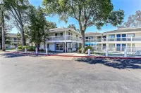 Motel 6 Oakland, CA - Embarcadero