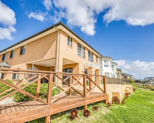 Stayau 5Br Idyllic Lakefront Escape Point Cook Hotels in Point Cook