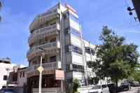 Yogi Ram Inn - Hostels