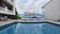 Essence Hotel - Pools