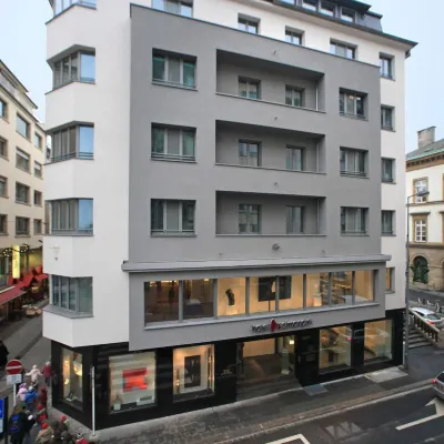 Hotel Simoncini Hotels near Constitution Square