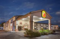 Super 8 by Wyndham Sallisaw Hotels in Sequoyah County