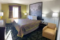 Super 8 by Wyndham York - parking