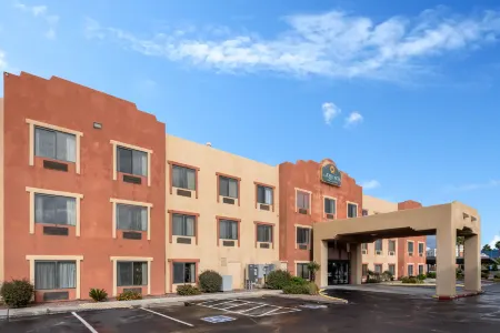 La Quinta Inn & Suites by Wyndham NW Tucson Marana Отели рядом с достопримечательностью «Tucson Premium Outlets»