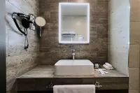 Kvarz Premier Hotel Hotels in Novomoskovsk