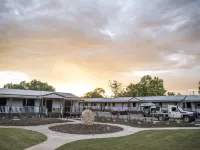 The Rocks Motel Hotels in Charleville