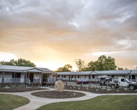 The Rocks Motel Hotels in Charleville