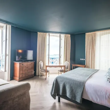 Hôtel France et Chateaubriand Отели рядом с достопримечательностью «Интра-Мурос»
