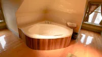 Burleigh Falls Inn - Hot Tub