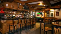 Whistler's Inn - bar