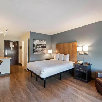 Extended Stay America Select Suites - Charlotte - University Place Các khách sạn gần Đại lộ Độc lập