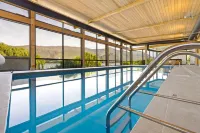 Marina Terrace Apartments, Wanaka - Pools