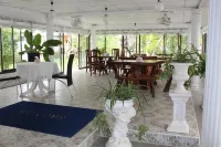 White Elephant Resort - breakfast