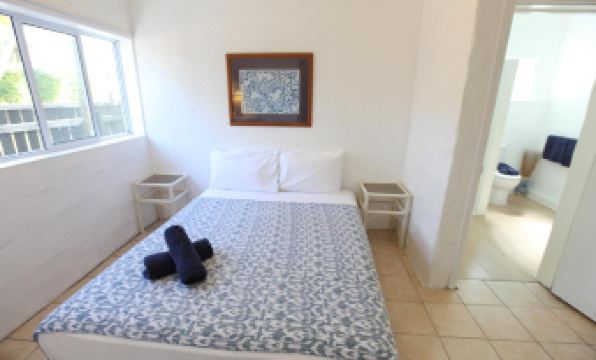 White House Apartments