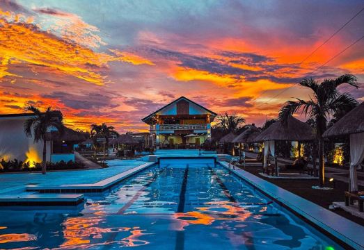 5. 트리셰이드 리조..