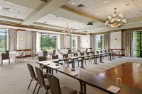 Turf Valley Resort - parking