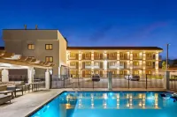 Hotel Huntington - Pools