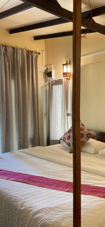 ห้องดีลักซ์ เตียงใหญ่ 1 เตียง