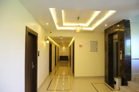 Vsr Grand Отели рядом с достопримечательностью «Boyakonda Gangamma Temple»