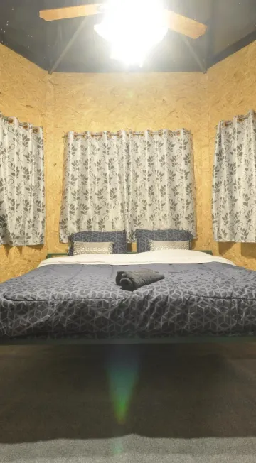 ห้องดีลักซ์เตียงคิงไซส์พร้อมวิวแม่น้ำ