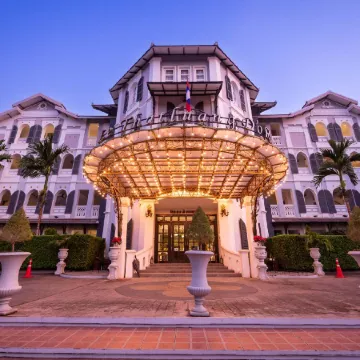 Le Thatluang d'or Boutique Hotel Отели рядом с достопримечательностью «Храмовый комплекс Пха Тхат Луанг»