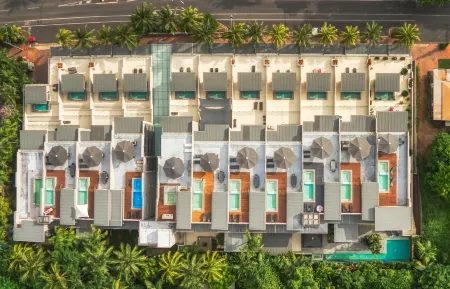 Coconut Grove Отели рядом с достопримечательностью «Flames of the Forest»