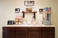 Super 8 by Wyndham Grove City - breakfast