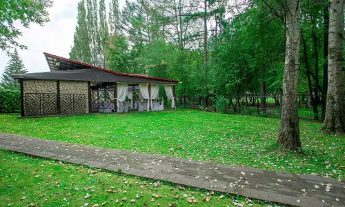 Oktyabrskaya Hotel