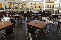 迪奧格尼斯藍色宮殿公寓式酒店 - 早餐