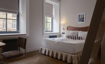 The Faces Petrogradskaya