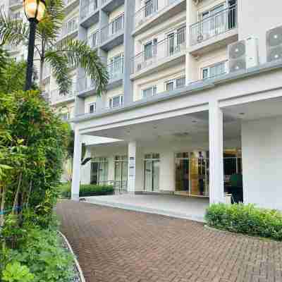 Cozy 2 Br Unit at South Residences SM Southmall Hotel Exterior