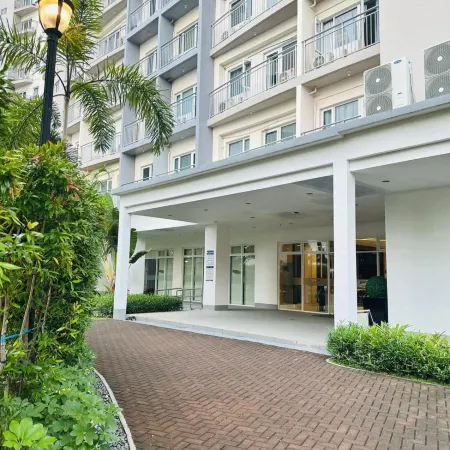 Cozy 2 Br Unit at South Residences SM Southmall