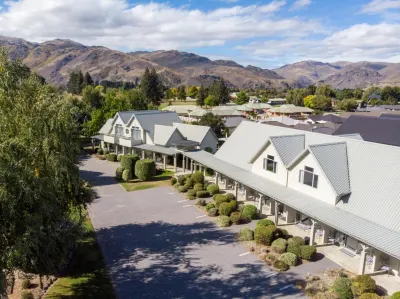 Colonial Manor Motel Hotels near Wooing Tree Estate