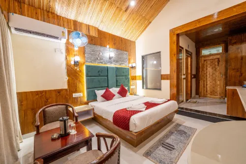 Monal Homestay Hotels in Kullu