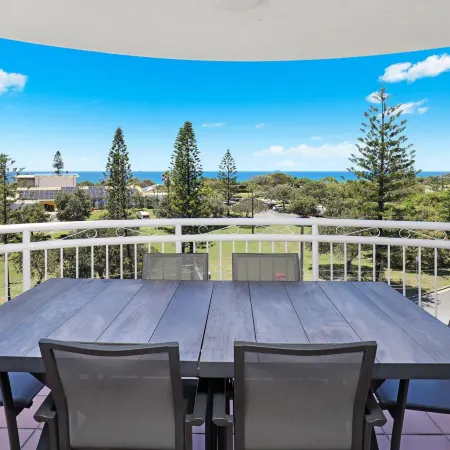 Beachside Resort Kawana Waters