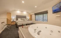 Aubyn Court Spa Motel - Spa