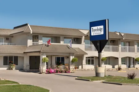 Travelodge by Wyndham Edson 2409079 Alberta Ltd.