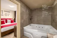 Ramada by Wyndham Istanbul Pera Taksim - Hot Springs