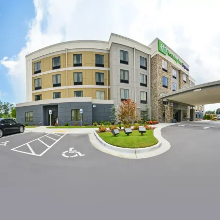 Holiday Inn Express & Suites BRYANT - BENTON AREA by IHG
