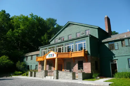 Courtyard Ithaca Airport/University