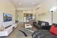 Ironbark Hill Villa 2 - Arneis فنادق في Broke