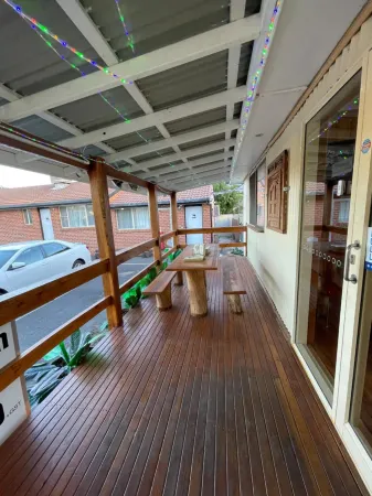 Tamworth Lodge Motel Отели в г. Запад Тамворт