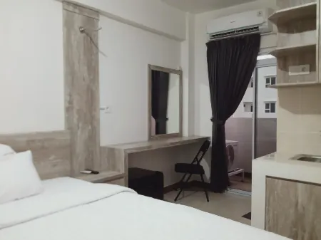 De Green Inn Serua Отели в г. Cипутат