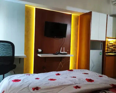 Comfortable Studio Room by Mdn Pro Hotels in North Bekasi