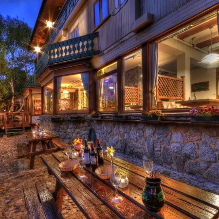 Candlelight Lodge