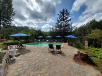 Lawns Hotel - Pools