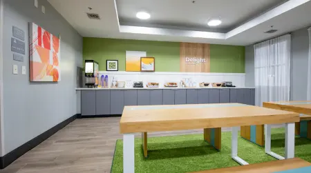 Spark by Hilton Lafayette South Отели в г. Лафайетт