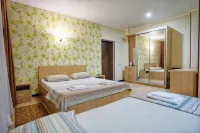 Keleshbei Hotels in New Athos