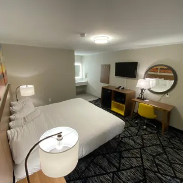 Days Inn by Wyndham Lake Charles Hotels near North Beach